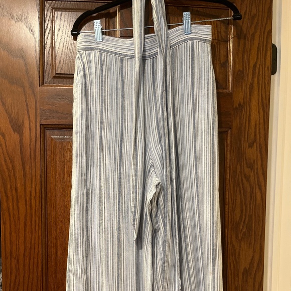 cloth & stone Pants - Cloth and Stone brand size small pants with belt